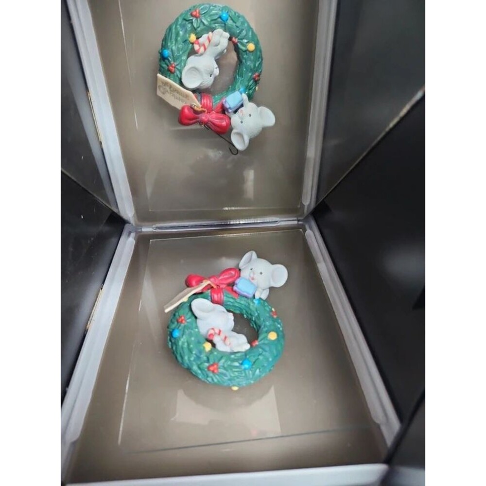two church mice on a holiday wreath vintage ornament